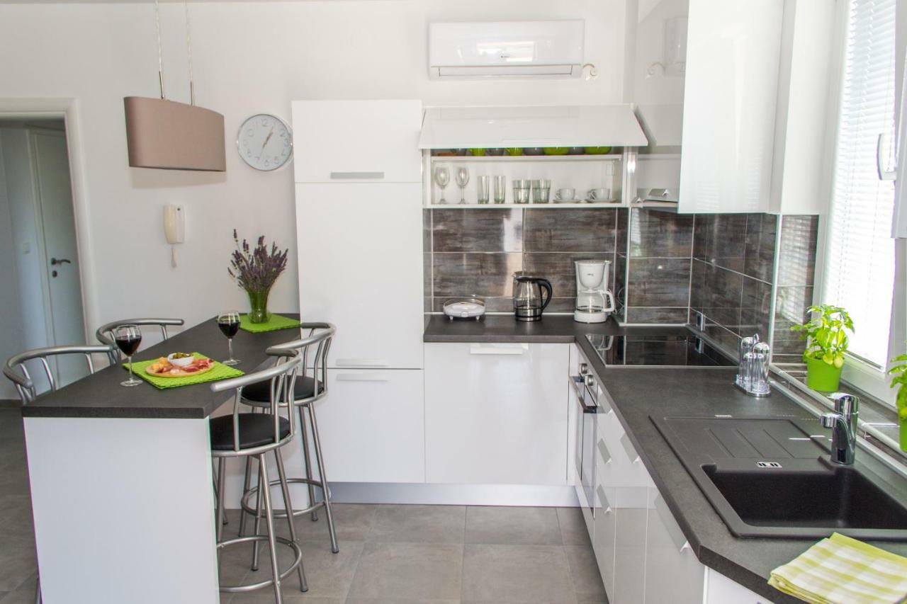 Apartmani Zoric 普纳特 外观 照片